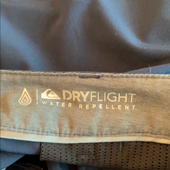 Quiksilver 20” amphibian navy blue shorts - Picture 4 of 5